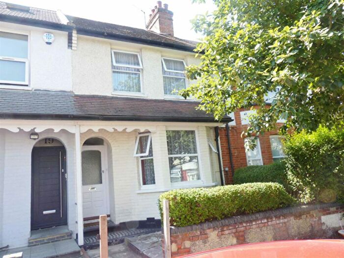 3 Bedroom Terraced House To Rent In Alexandra Road, Hendon, NW4