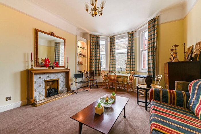 2 Bedroom Flat For Sale In York Mansions, Earls Court, Earls Court, London, SW5