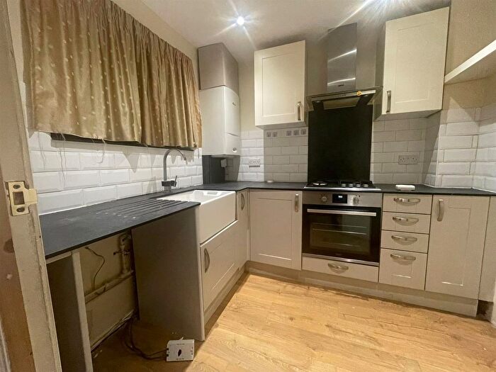 2 Bedroom Property To Rent In Nickelby Close, London, SE28