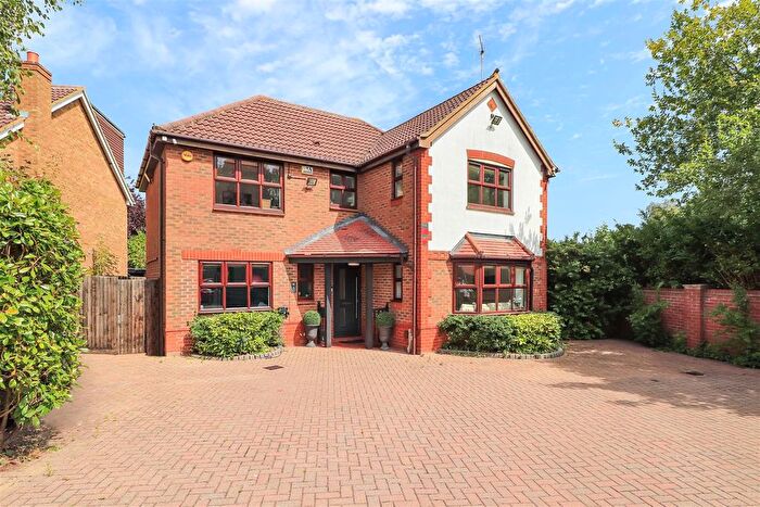 4 Bedroom Detached House For Sale In Moore Close, Cambridge, CB4
