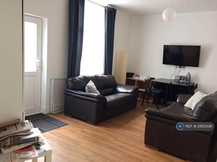 5 Bedroom End Of Terrace House To Rent In Ventnor Street, Salford, M6