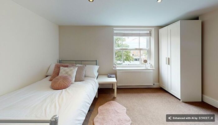 4 Bedroom Apartment To Rent In Derby Road, Lenton, NG7