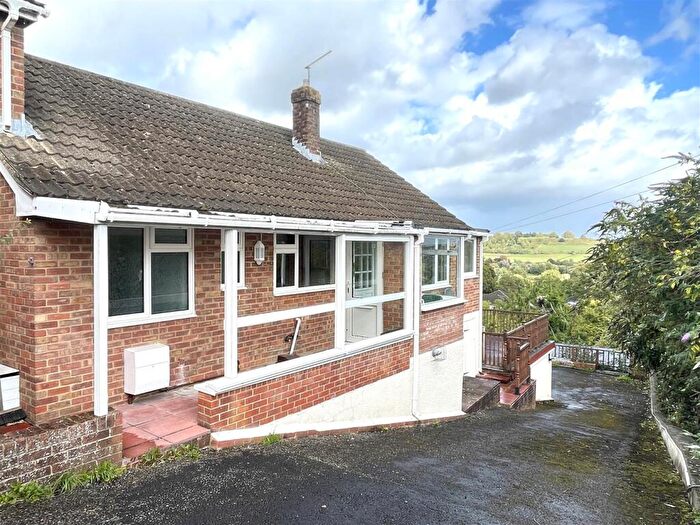 3 Bedroom Semi-Detached Bungalow For Sale In Devizes Road, Salisbury, SP2