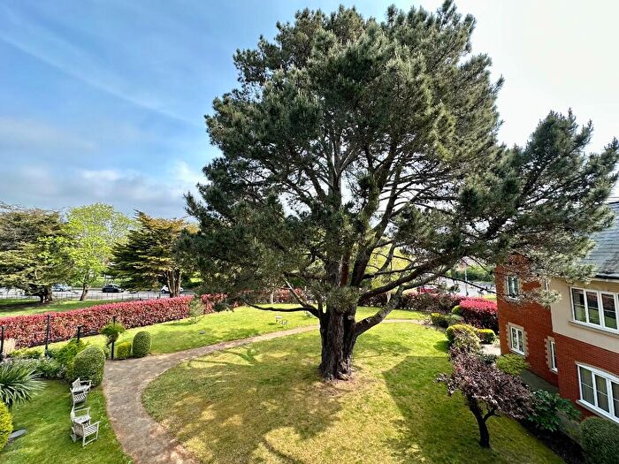 1 Bedroom Retirement Property For Sale In Royal Close, Christchurch, Dorset, BH23