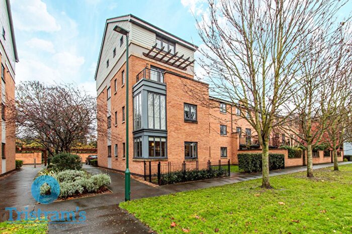 2 Bedroom Flat For Sale In Wakefield Close, Wilford, NG11