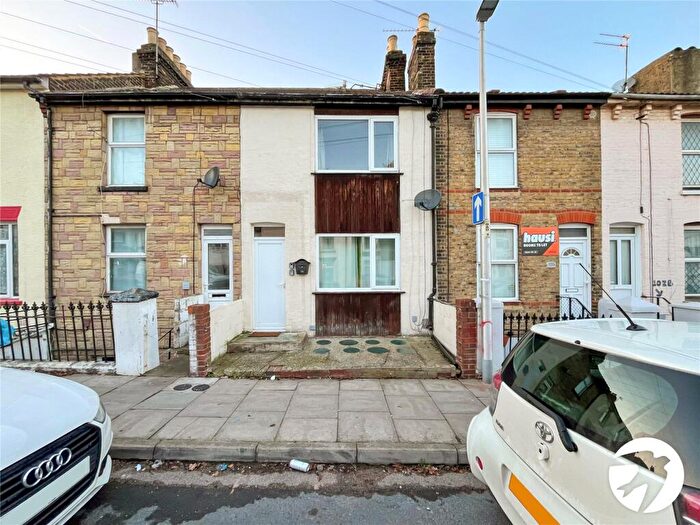 3 Bedroom Terraced House To Rent In Gardiner Street, Gillingham, Kent, ME7