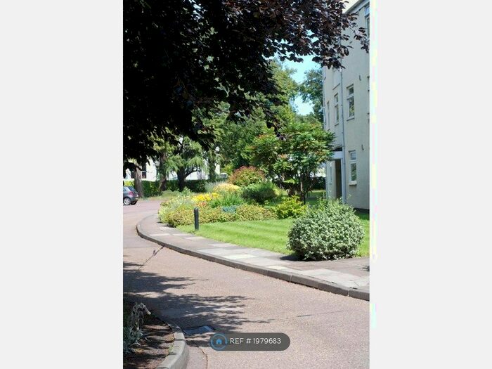 2 Bedroom Flat To Rent In Northumberland Court, Leamington Spa, CV32