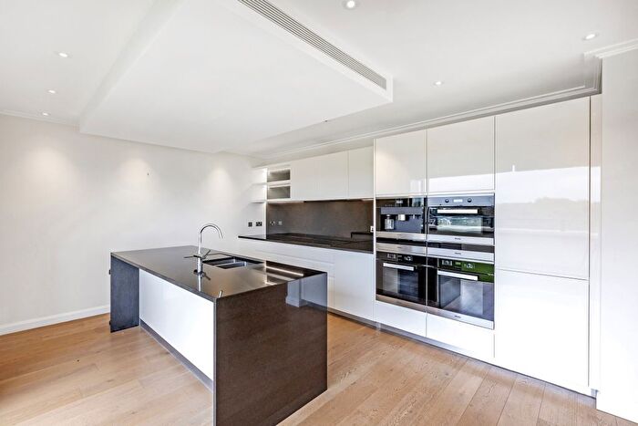 3 Bedroom Flat To Rent In Carnwath Road, London, SW6