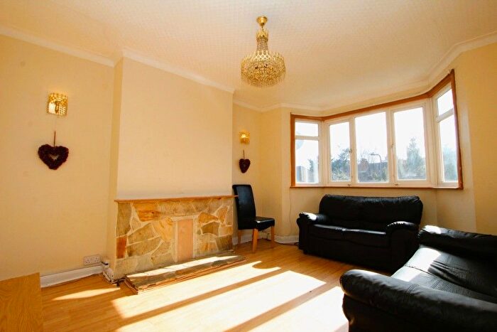 3 Bedroom Maisonette To Rent In Woodgrange Close, Kenton, HA3