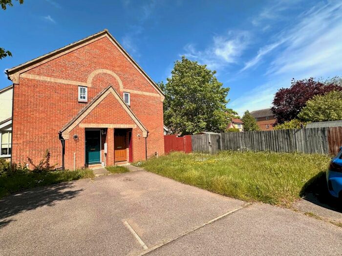 1 Bedroom House To Rent In Woodhead Drive, Cambridge, CB4