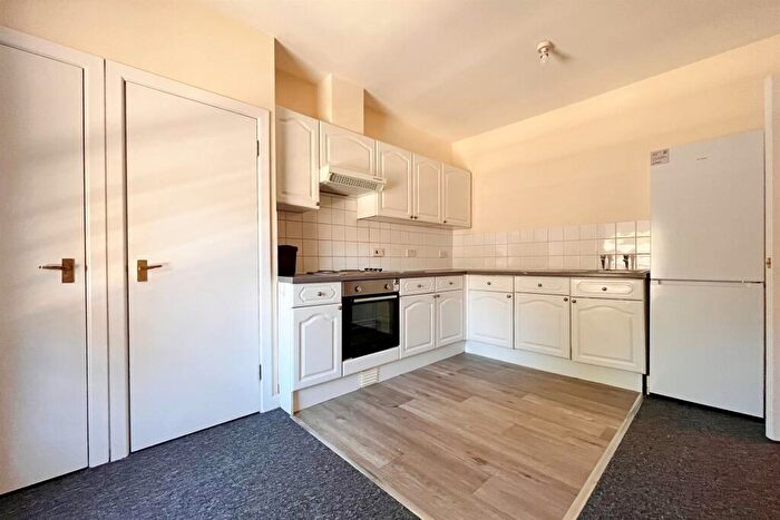 4 Bedroom Flat To Rent In Bournemouth, BH1