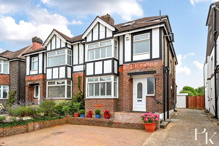 4 Bedroom Property For Sale In Holmes Avenue, Hove, BN3