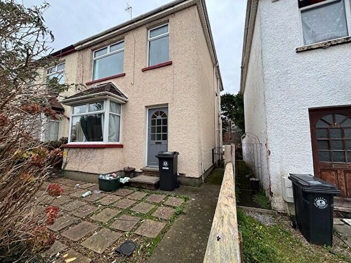 4 Bedroom Semi-Detached House To Rent In Forest Road, Fishponds, Bristol, BS16