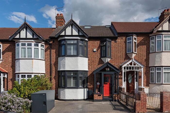 4 Bedroom Terraced House For Sale In Warboys Crescent, Highams Park, E4