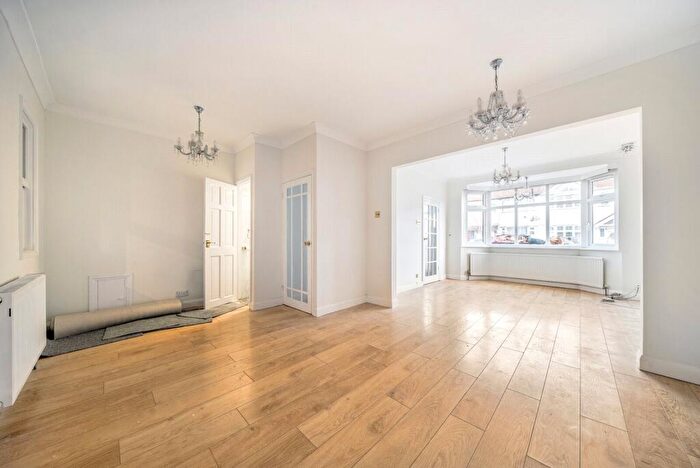 3 Bedroom Terraced House To Rent In Byron Avenue, New Malden, KT3