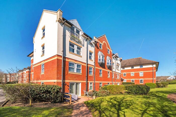 2 Bedroom Flat For Sale In Jackman Close, Abingdon, Oxfordshire, OX14