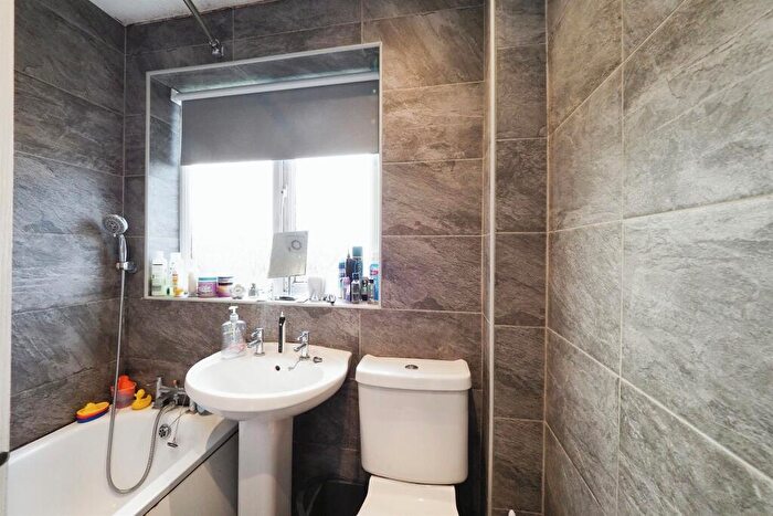 3 Bedroom Terraced House For Sale In The Covert, Spondon, Derby, DE21