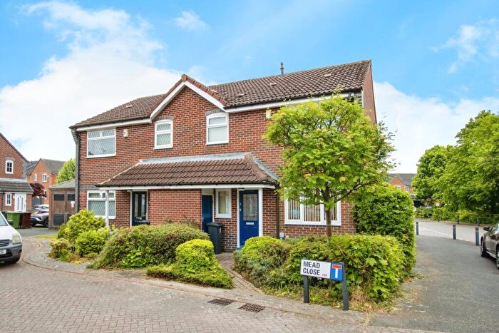 1 Bedroom Semi-Detached House For Sale In Mead Close, Leeds, LS15