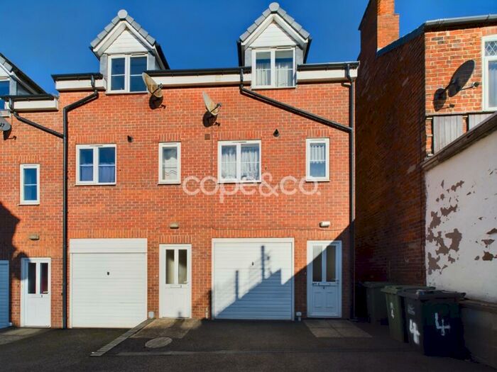 2 Bedroom Flat To Rent In East Nelson Street, Heanor, Derbyshire, DE75