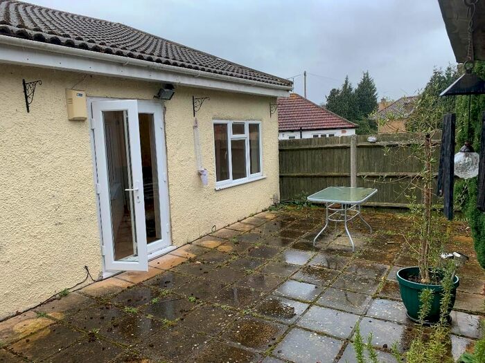 2 Bedroom Detached House To Rent In Bruce Drive, Selsdon, CR2