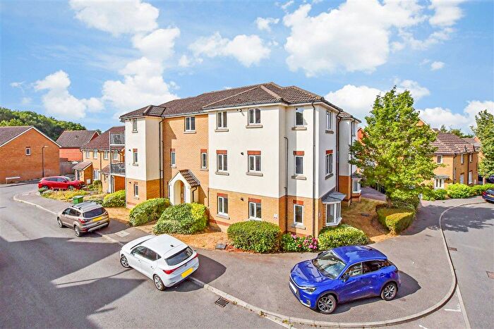 2 Bedroom Flat For Sale In Furfield Chase, Boughton Monchelsea, Maidstone, Kent, ME17