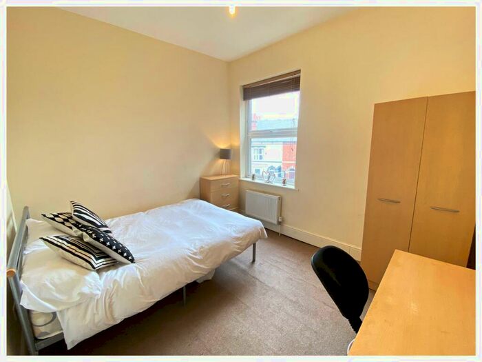 5 Bedroom Terraced House To Rent In Club Garden Road, S11