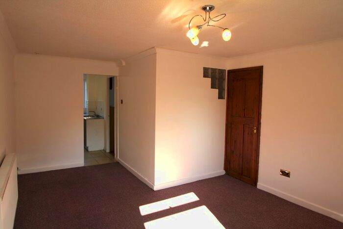 1 Bedroom Flat To Rent In Greenhill Court, Tuffley, Gloucester, GL4