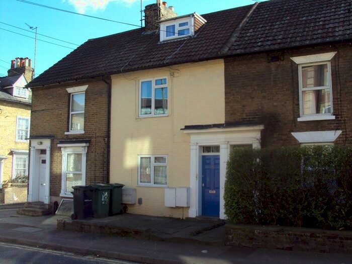 2 Bedroom Flat To Rent In Marsham Street, Maidstone, Kent, ME14