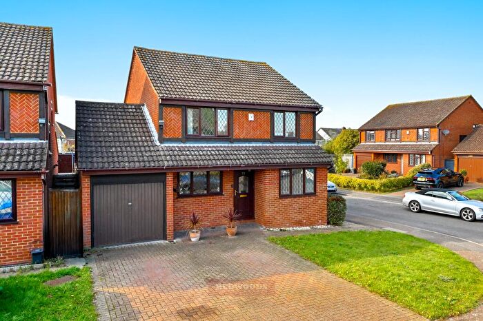 4 Bedroom Detached House For Sale In Old Windsor, SL4