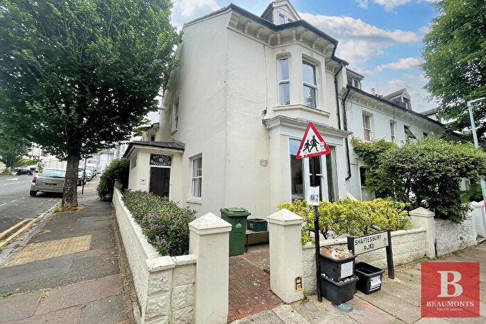 4 Bedroom End Of Terrace House To Rent In Shaftesbury Road, BN1