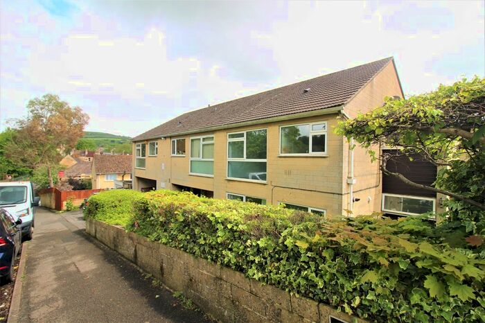 2 Bedroom Flat To Rent In Worcester Court, Larkhall, Bath, BA1