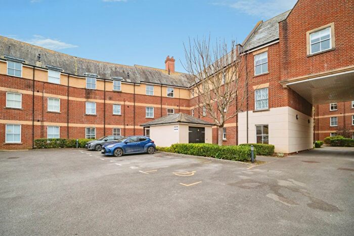 2 Bedroom Flat For Sale In Barrack Road, Dorchester, DT1