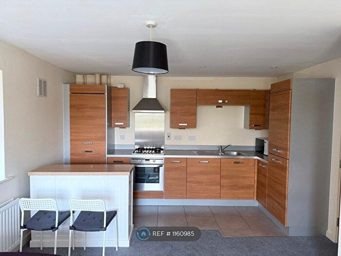 2 Bedroom Flat To Rent In Cliveden Court, Northolt, UB5