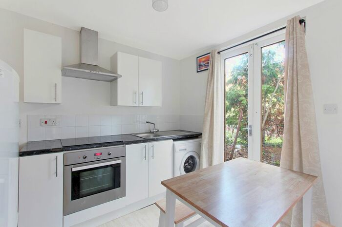 Studio To Rent In St. Faiths Road, West Dulwich, SE21