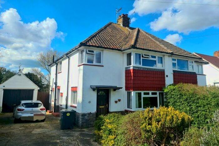 3 Bedroom Semi-Detached House To Rent In Deakin Leas, Tonbridge, TN9