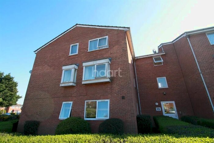 2 Bedroom Flat To Rent In Evergreen Way, Hayes, UB3