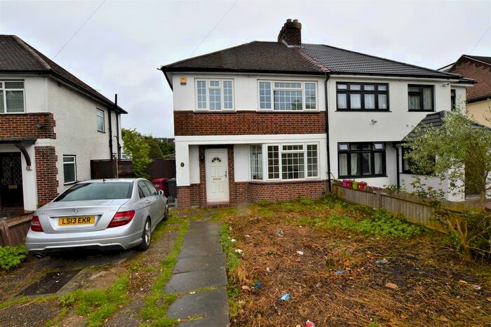 3 Bedroom Semi-Detached House To Rent In Haymill Road, Burnham, Slough, SL1