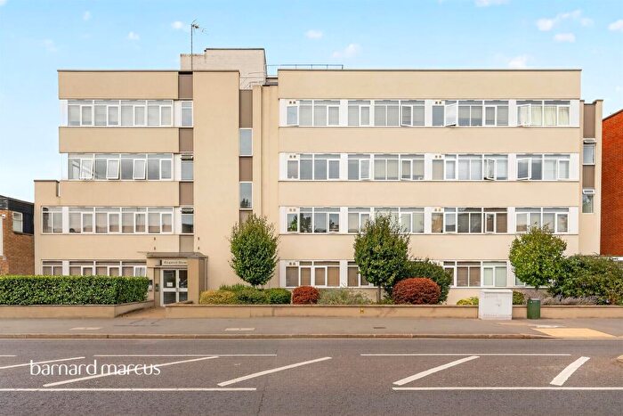 1 Bedroom Apartment For Sale In East Street, Epsom, KT17