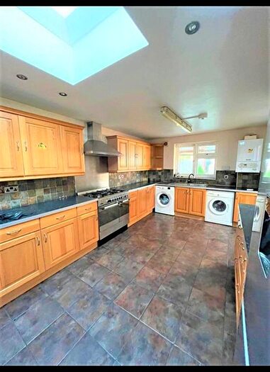 3 Bedroom Terraced House To Rent In Shakespeare Crescent, London, London, E12