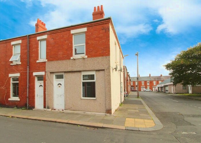 2 Bedroom Flat To Rent In Croft Road, Blyth, NE24