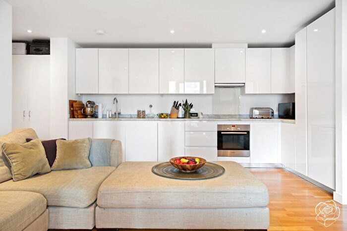 2 Bedroom Flat For Sale In Titian Heights, Scarlet Close, Stratord, E20