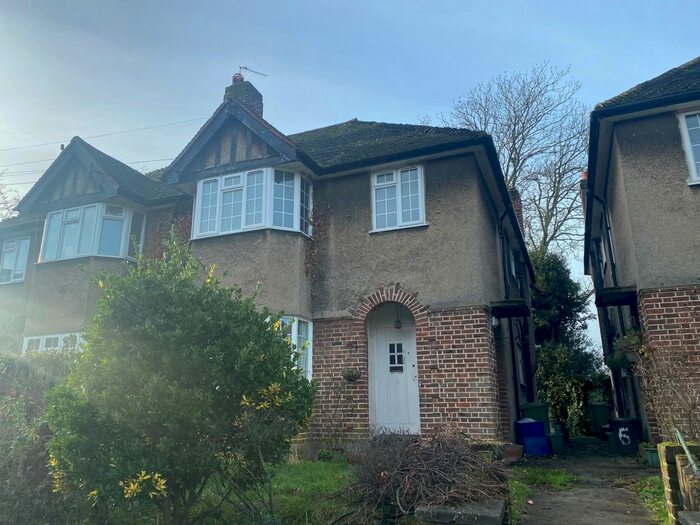 2 Bedroom Maisonette To Rent In Ethelbert Close, Bromley, BR1