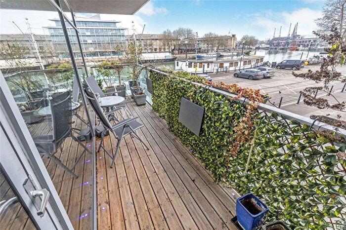 2 Bedroom Flat For Sale In Court, Bristol, BS1
