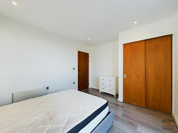 1 Bedroom Apartment To Rent In Waterside, City Centre, L3