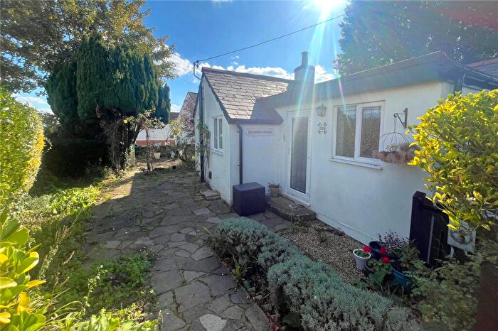 3 Bedroom Bungalow For Sale In Folly Lane North, Farnham, Surrey, GU9