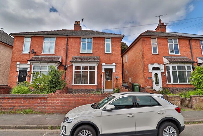 3 Bedroom Semi-Detached House To Rent In Victoria Avenue, Worcester, WR5