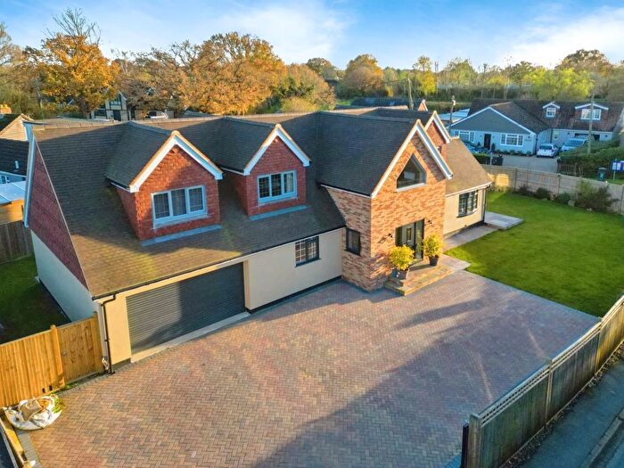 4 Bedroom Detached House For Sale In Stumble Lane, Kingsnorth, TN23