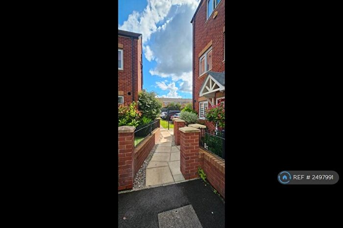 4 Bedroom Terraced House To Rent In Hexagon Close, Manchester, M9