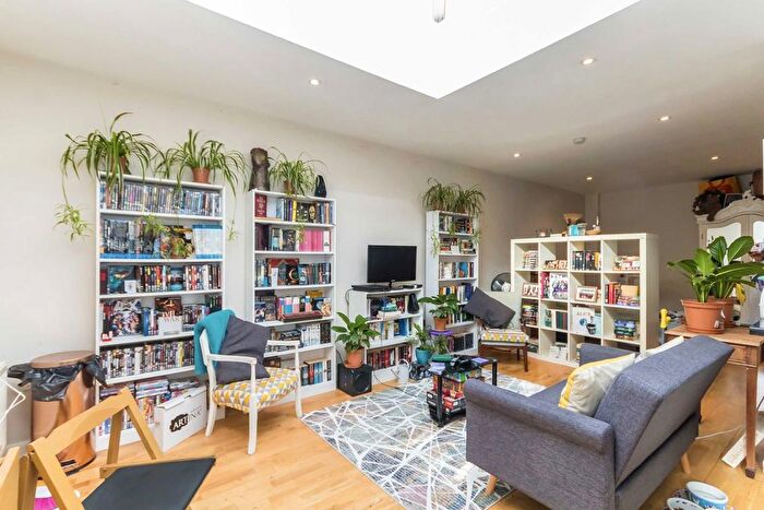 Studio To Rent In Fleece Road, Long Ditton, Surbiton, KT6