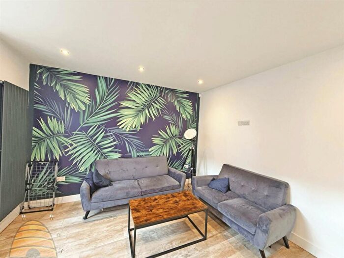 4 Bedroom House To Rent In Ashfield Road, Manchester, M13